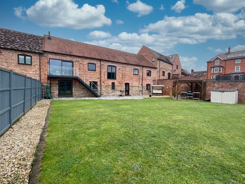 4 bed barn conversion for sale in Walnut Tree Lane, Moreton, Newport