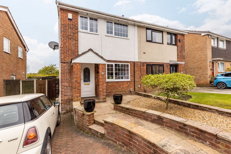 3 bed semidetached house to rent in Petre Crescent, Rishton, Blackburn