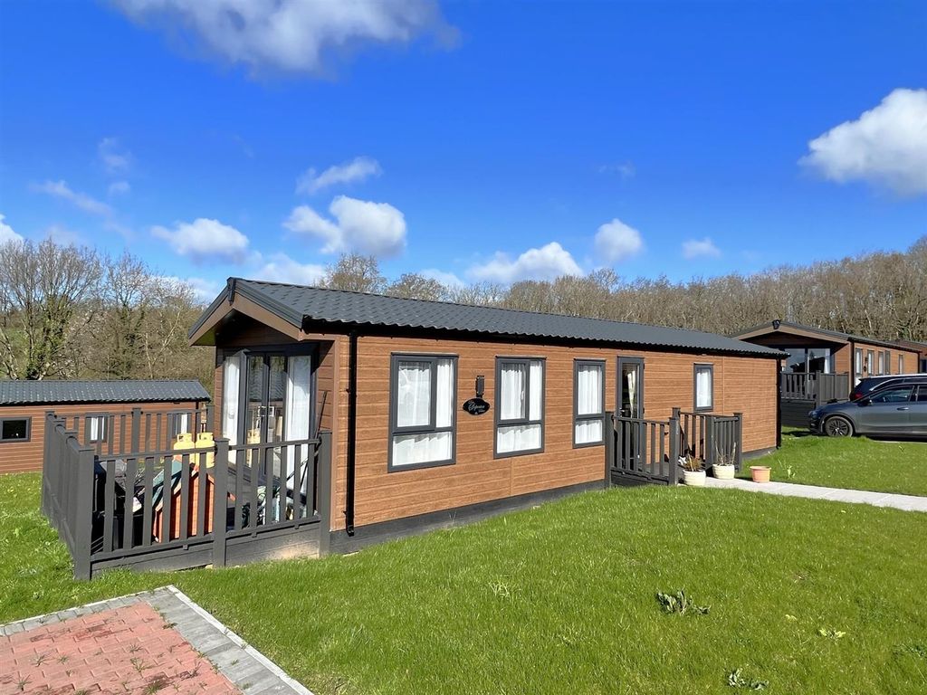 2 bed mobile/park home for sale in Little London, Longhope GL17 Zoopla