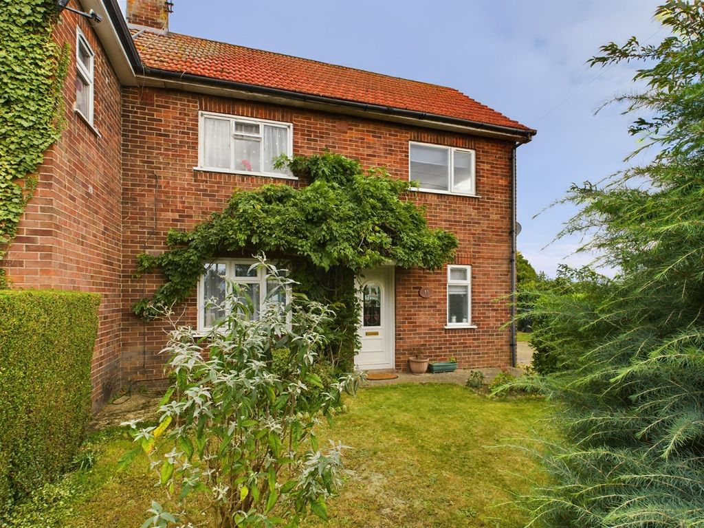 3 bed semidetached house for sale in Mill Lane, Southery, Downham