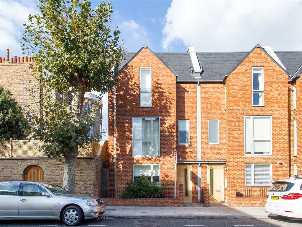5 bed end terrace house for sale in Mildenhall Road, Hackney, London E5