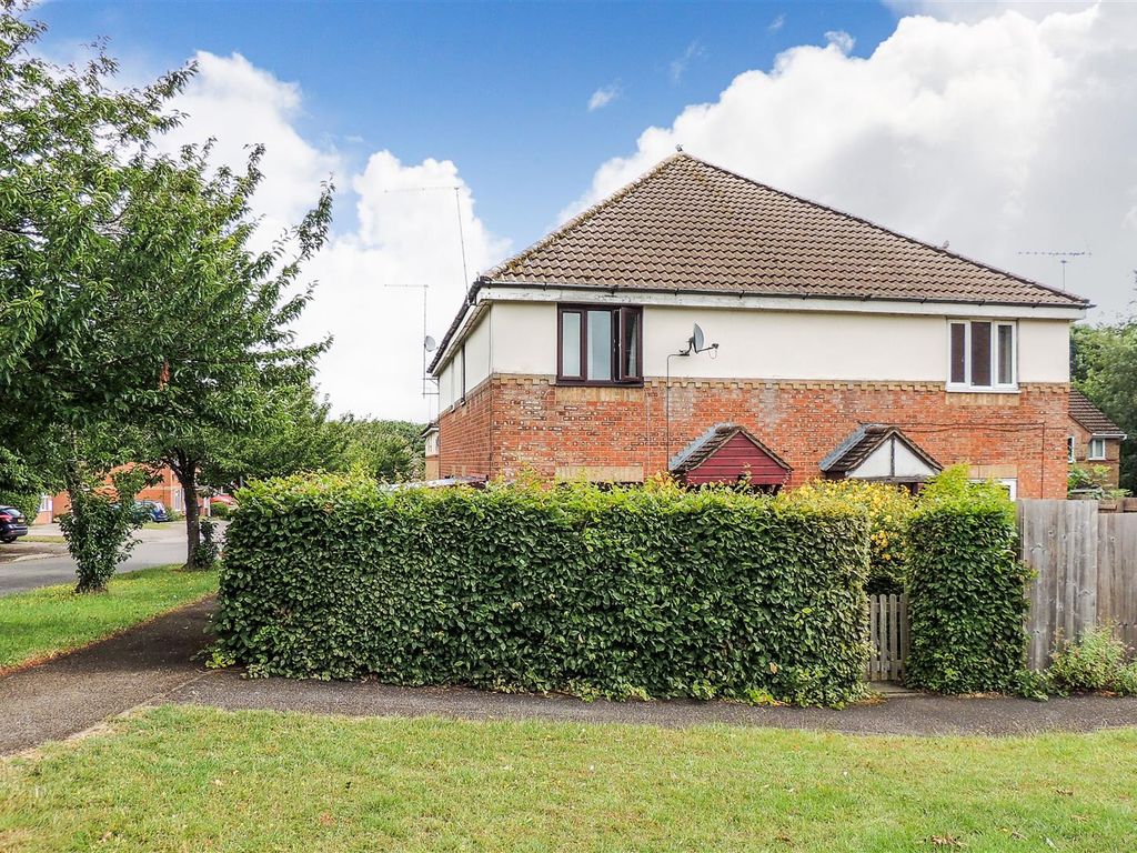 2 bed property for sale in Stanley Way, Daventry NN11 Zoopla