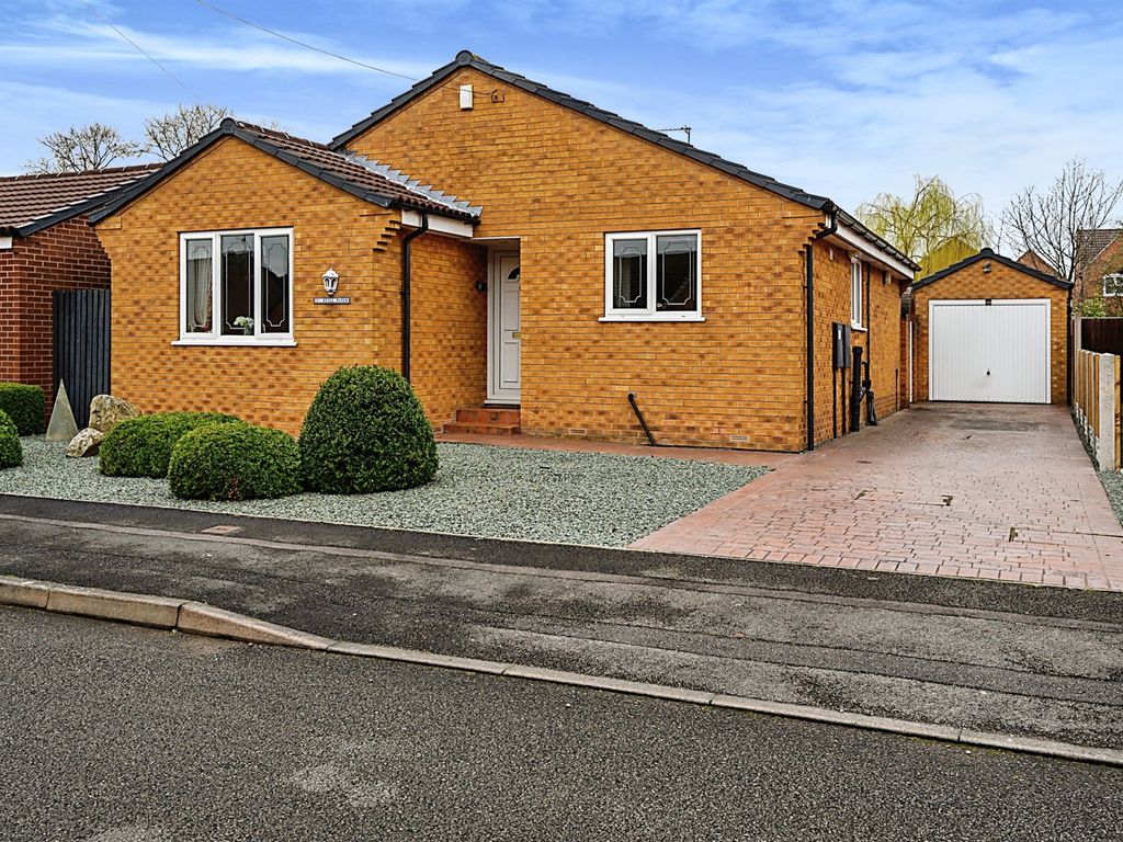 3 bed detached bungalow for sale in Jennings Way, BurtonOnTrent DE14