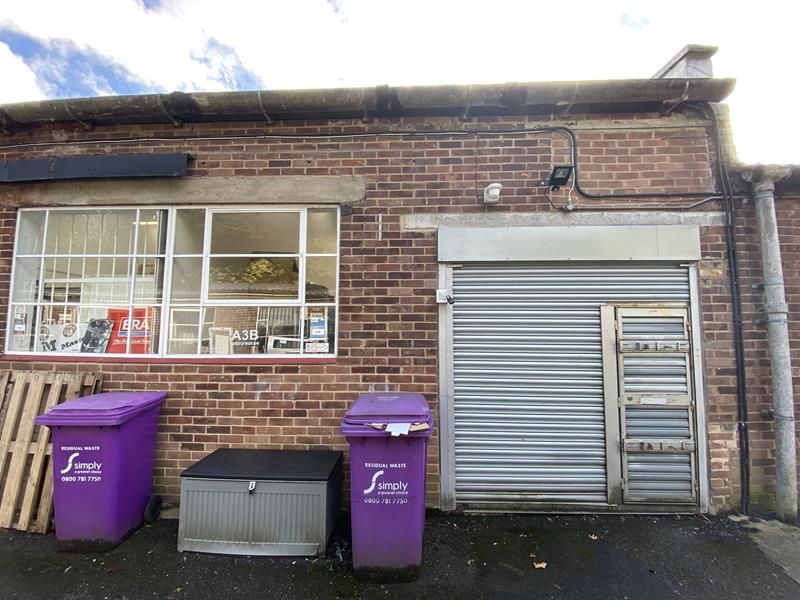 Light industrial to let in A3B, Rose Business Estate, Marlow Bottom, Marlow, Bucks SL7, £9,950