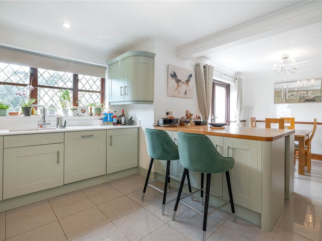 4 bed detached house for sale in Lenham Road, Platts Heath, Maidstone
