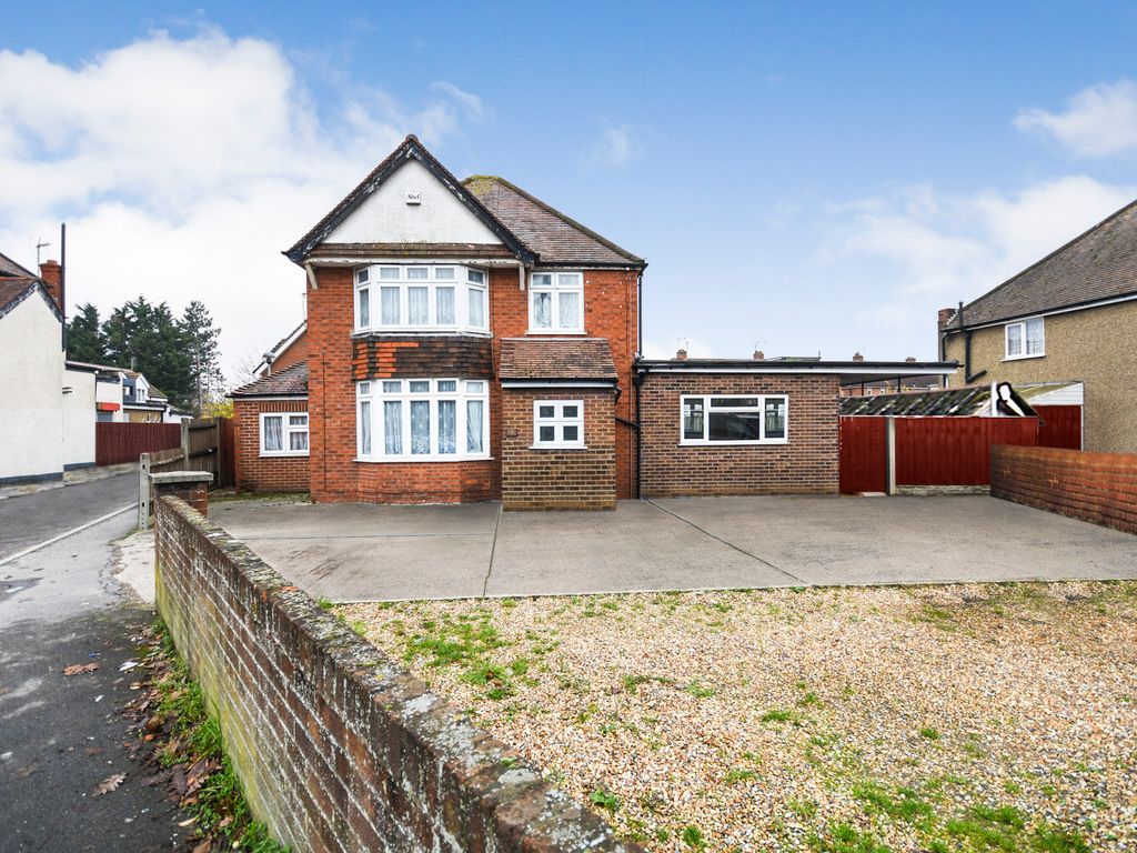 3 bed detached house for sale in Basingstoke Road, Reading RG2 Zoopla