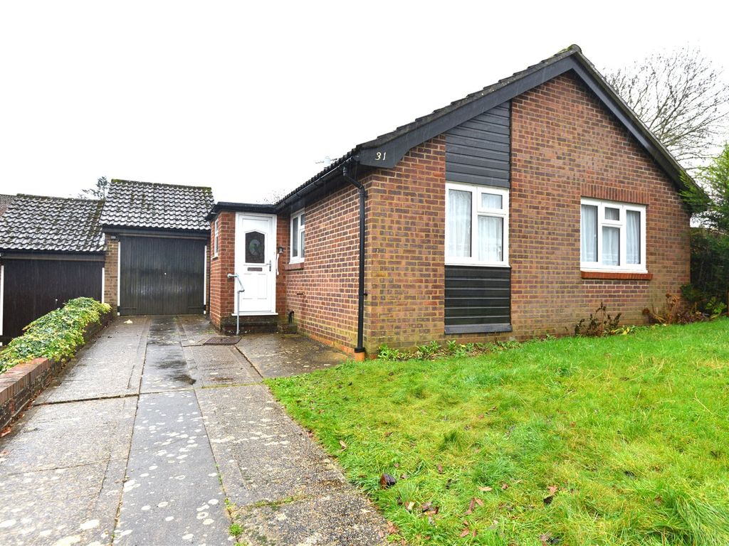 2 bed bungalow for sale in Allenwater Drive, Fordingbridge, Hampshire