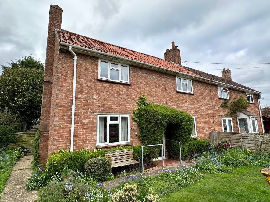 3 bed semidetached house for sale in 2 Julians Way, Pulham Market