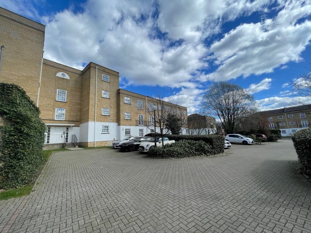 2 bed flat to rent in Leigh Hunt Drive, London N14 Zoopla
