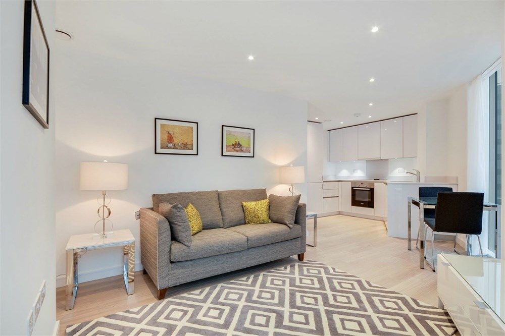 1 bed flat to rent in Pinnacle Apartments, Saffron Central Square, Croydon CR0 Zoopla