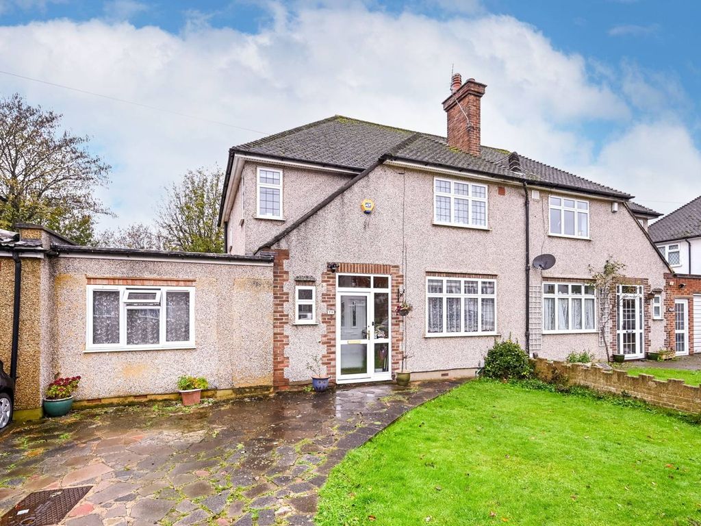 3 bed semidetached house for sale in Queens Avenue, Hanworth, Feltham