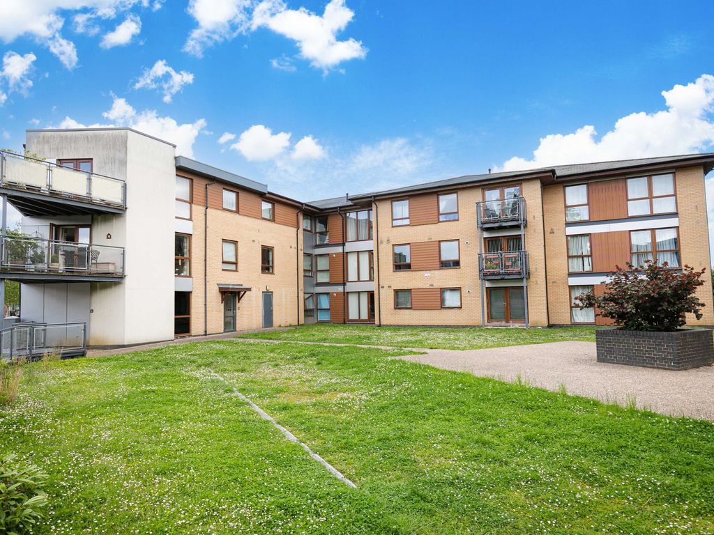 Finlay Court, Commonwealth Drive, Three Bridges, Crawley RH10  