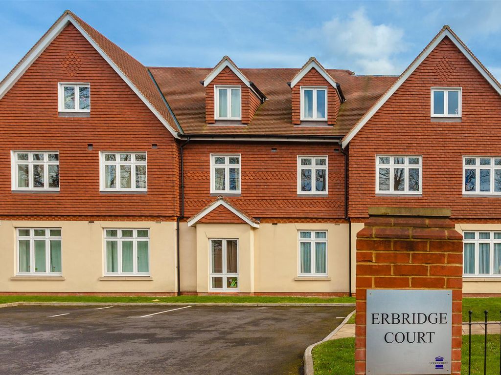 2 bed flat to rent in Bonehurst Road, Horley RH6 Zoopla