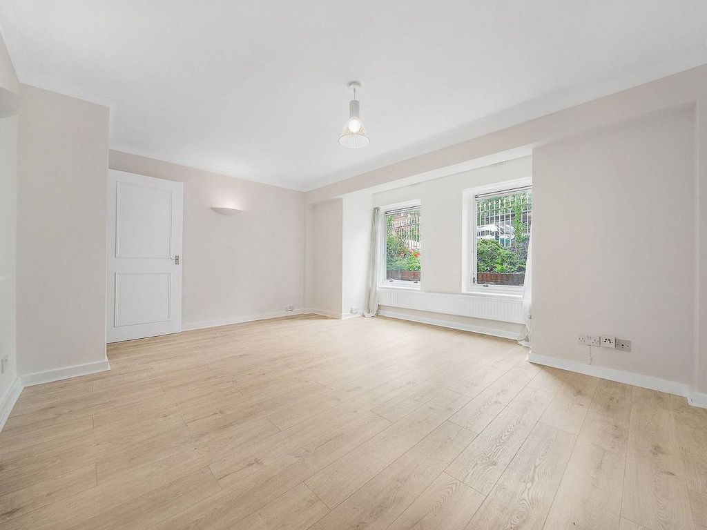 1 bed flat to rent in Upper Richmond Road, West Putney, London SW15
