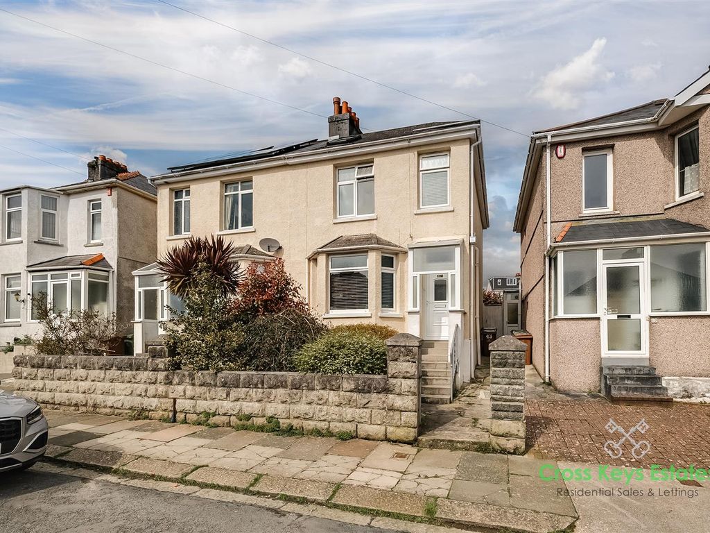 3 bed semidetached house for sale in North Down Road, Beacon Park