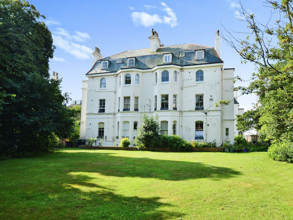 2 bed flat for sale in Clifton Crescent, Folkestone, Kent CT20, £