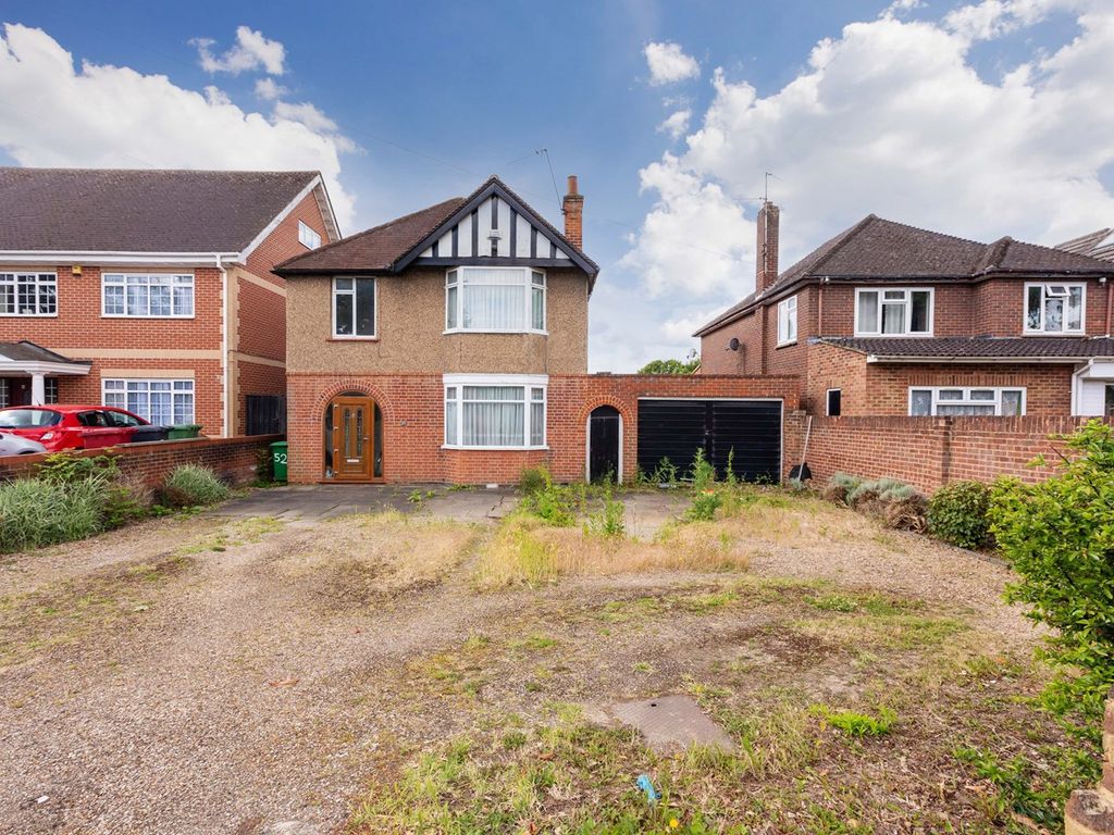 4 bed detached house for sale in Langley Road, Langley SL3, £800,000