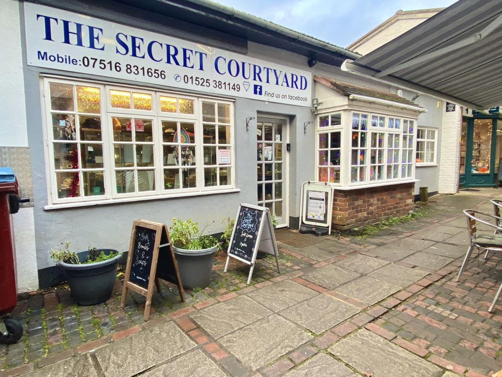 Retail premises to let in 1A High Street Mews, Adj 26 High Street