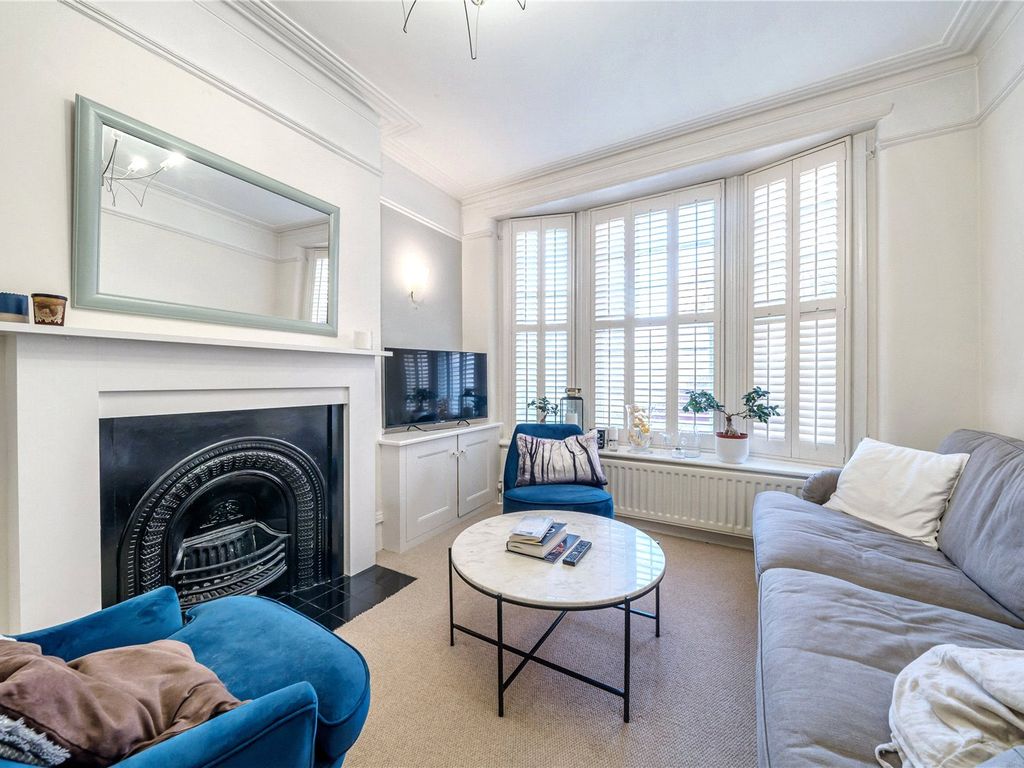2 bed flat for sale in Kenilworth Court, Lower Richmond Road SW15, £