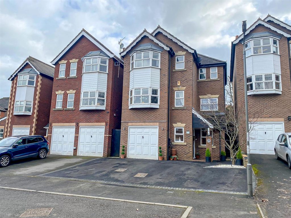 3 bed detached house for sale in Chatham Court, Belper DE56 Zoopla