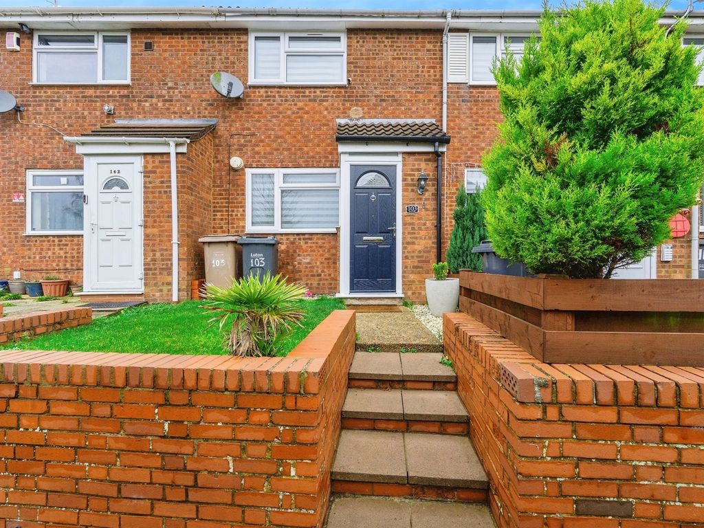 2 bed terraced house for sale in Brussels Way, Luton LU3, £240,000 Zoopla