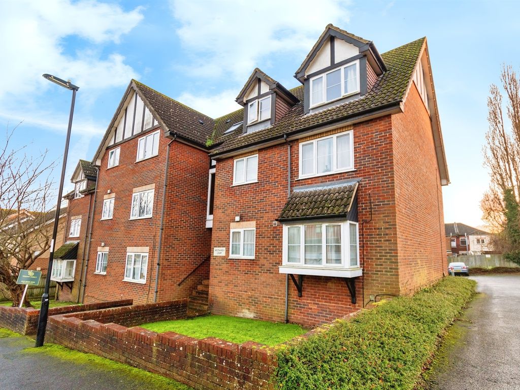 Studio for sale in Kitchener Road, Southampton SO17, £110,000 Zoopla