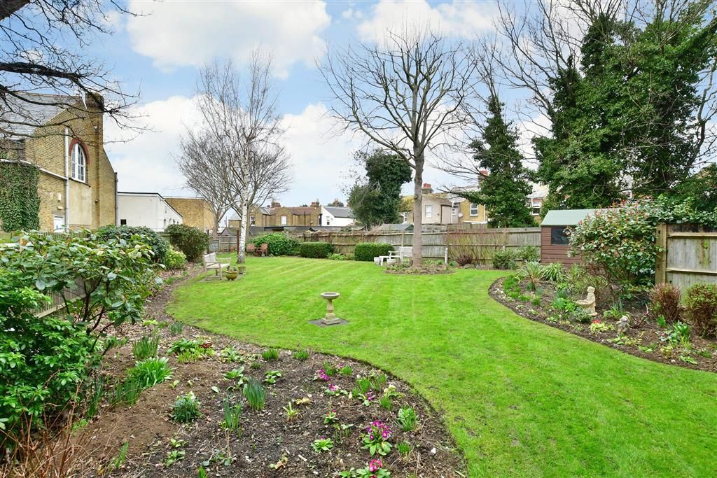 2 bed flat for sale in Albion Road, Birchington, Kent CT7 Zoopla