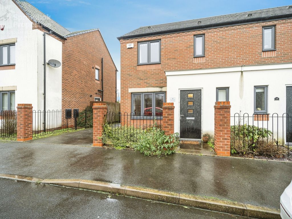 3 bed semidetached house for sale in Pembrey Gardens, Wolverhampton
