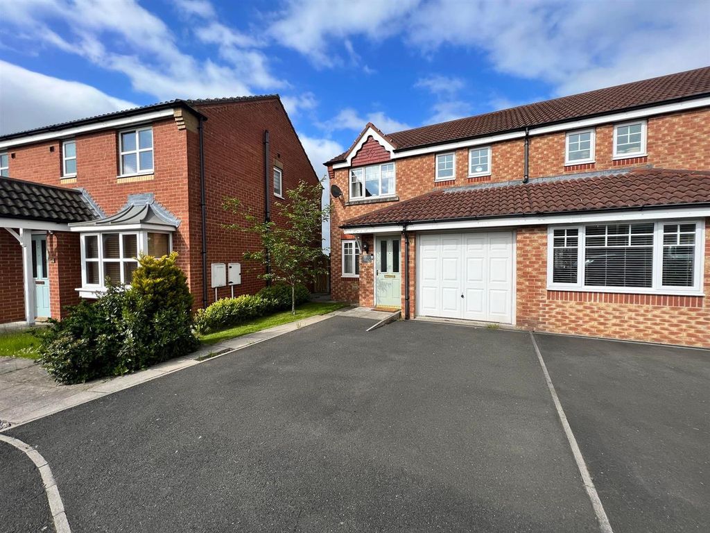 3 bed semidetached house for sale in Cottingham Grove, Thornley