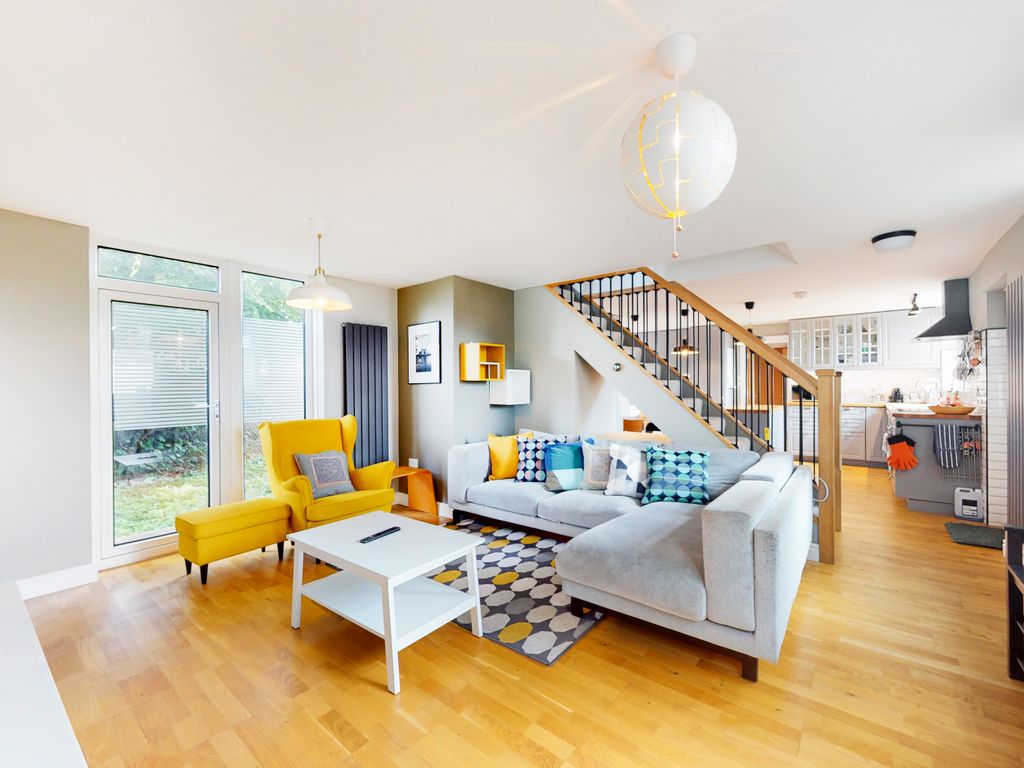 3 bed terraced house to rent in Dunston Road, London SW11, £3,750 pcm