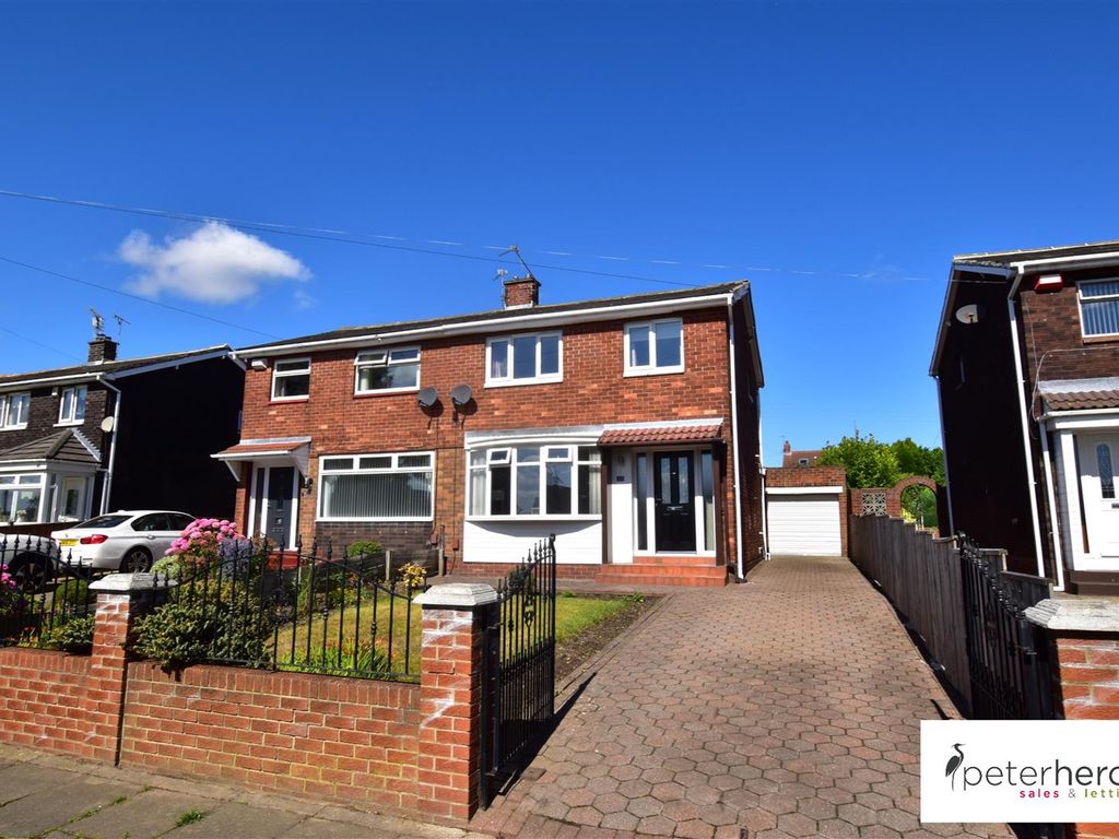 3 bed semidetached house for sale in Farrington Avenue, East