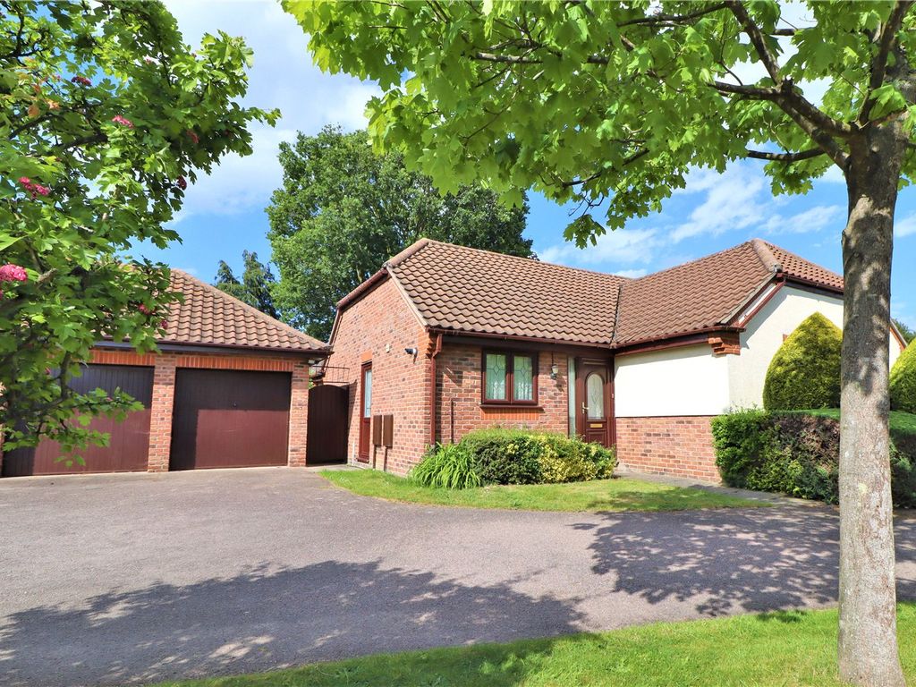 3 bed bungalow for sale in Barncroft Close, Highwoods CO4 Zoopla