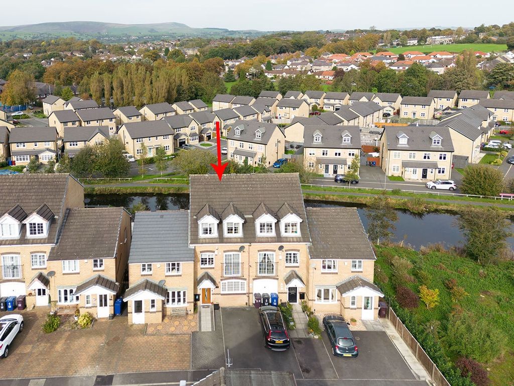 4 bed terraced house for sale in Wilson Fold, Burnley, Lancashire BB12