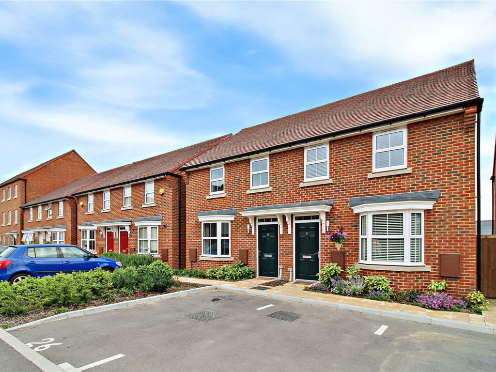 3 bed semidetached house to rent in Hoadley End, Castle Hill, Ebbsfleet Valley, DA10