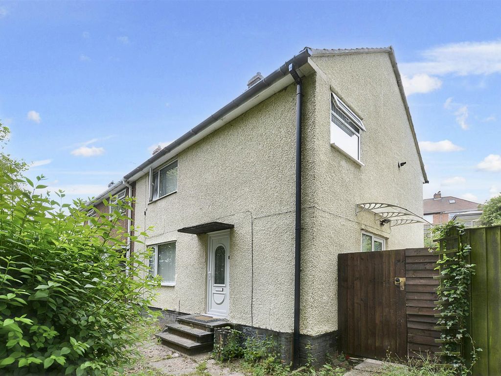 3 bed end terrace house for sale in Phoenix Avenue, Gedling, Nottingham