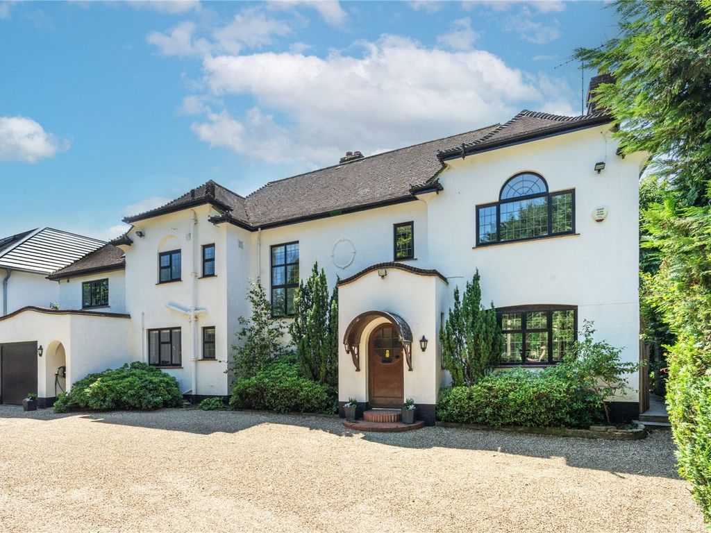 6 bed detached house for sale in Chorleywood Road, Rickmansworth
