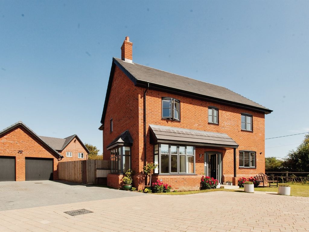 4 bed detached house for sale in Fyson Way, Warboys, Huntingdon PE28, £