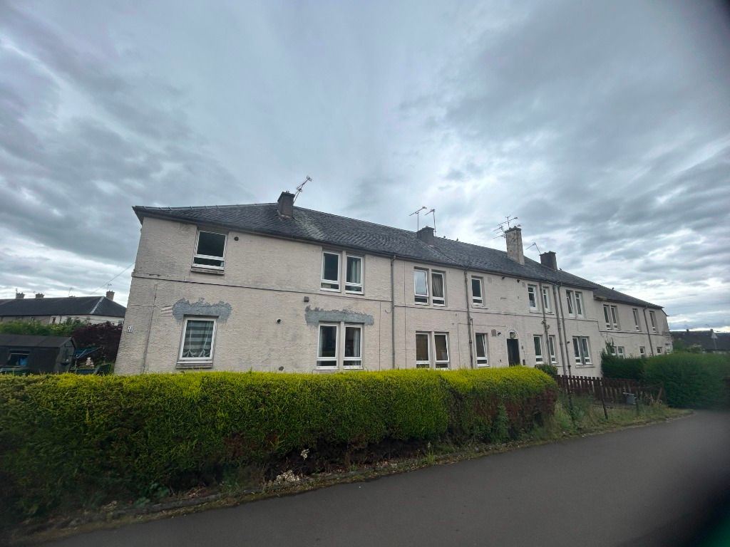 2 bed flat to rent in Cobblecrook Gardens, Alva, Clackmannanshire FK12