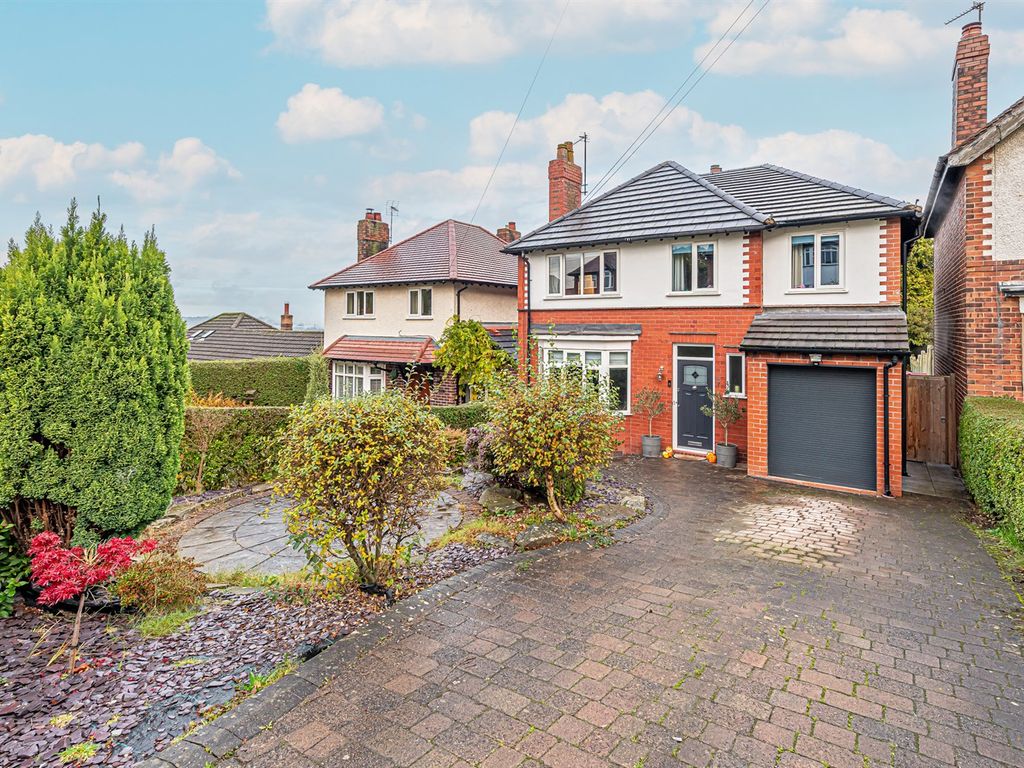 4 bed detached house for sale in Hillfield, Frodsham WA6, £495,000 Zoopla