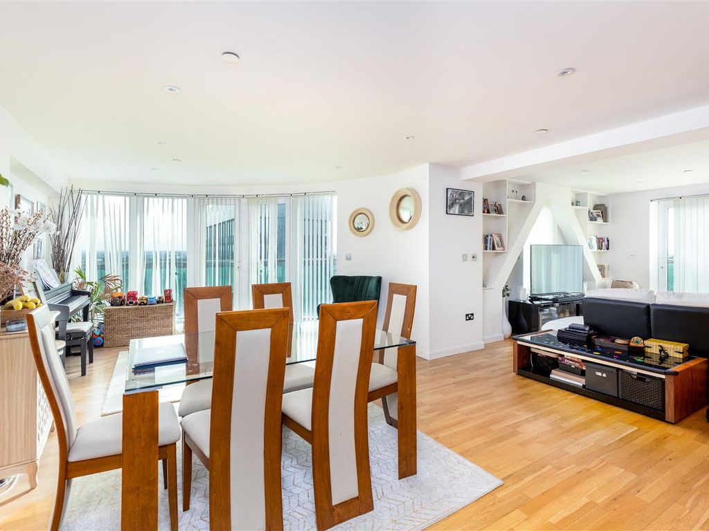 2 bed flat to rent in Cavalier House, 4650 Uxbridge Road, Ealing W5