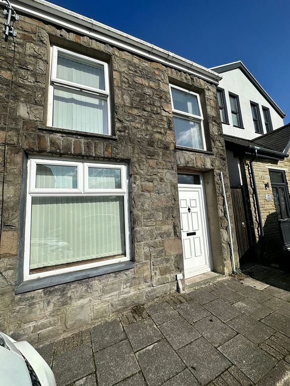 4 bed terraced house to rent in Pleasant View, Pentre, Rhondda, Cynon