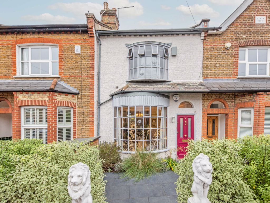 4 bed property for sale in Heron Road, St Margarets, Twickenham TW1