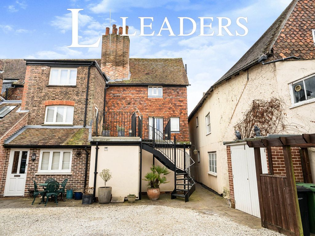 2 bed flat to rent in Church Street, Dorking RH4 Zoopla