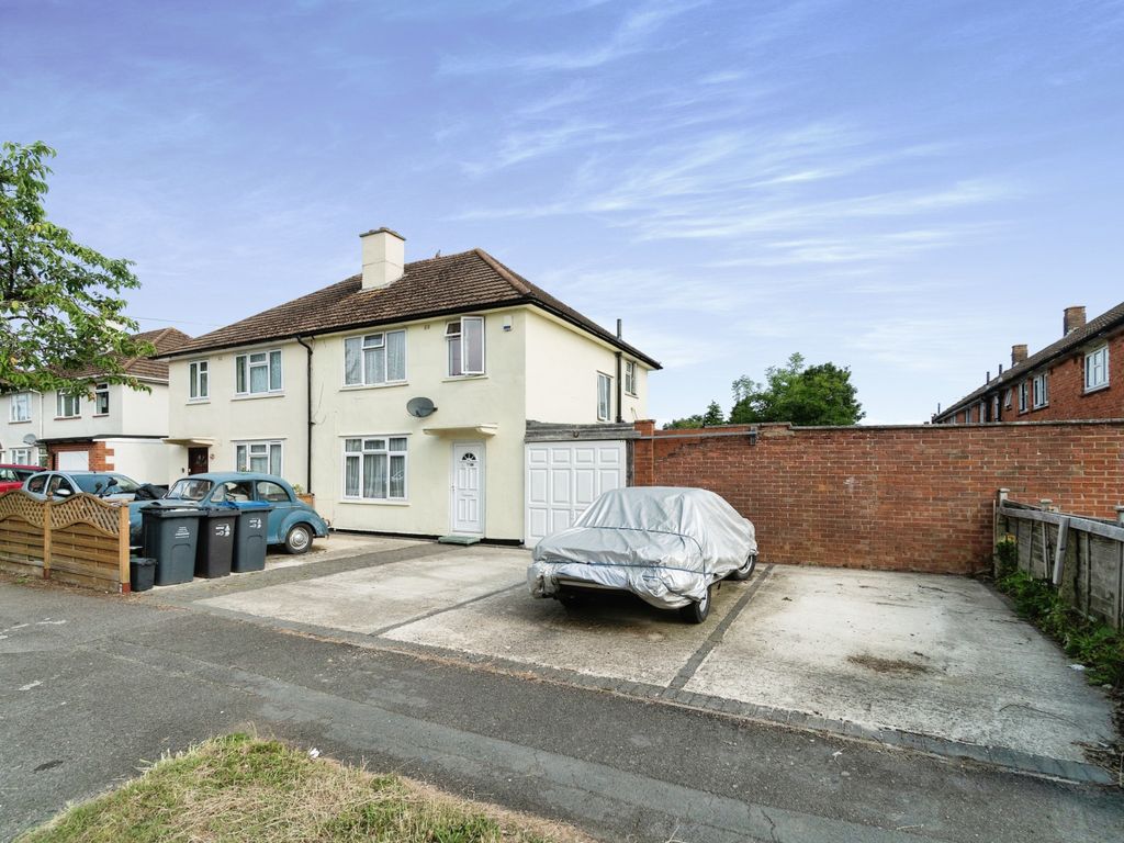 3 bed semidetached house for sale in Cator Crescent, New Addington CR0