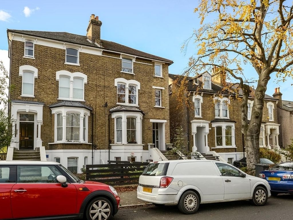 2 bed flat for sale in Burnt Ash Hill, London SE12, £370,000 Zoopla
