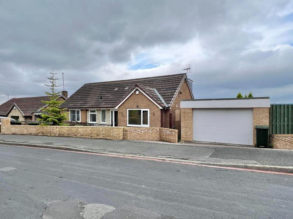 4 bed property for sale in Saxon Crescent, Worsbrough, Barnsley S70