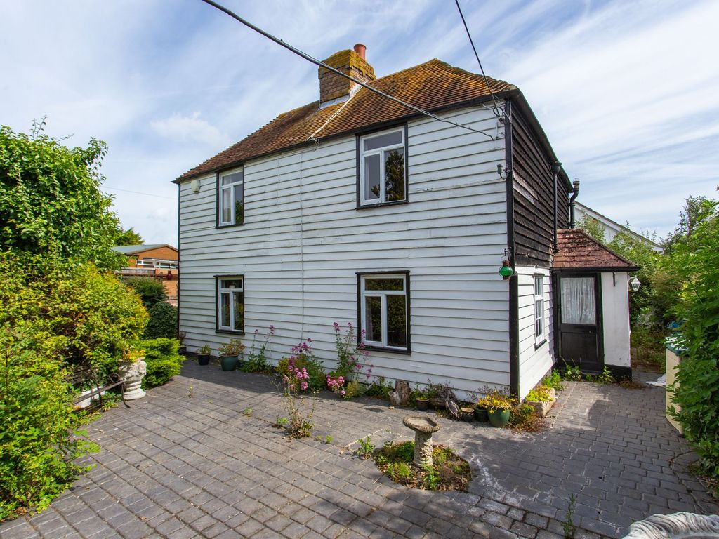 3 bed detached house for sale in Herne Bay Road, Whitstable CT5, £