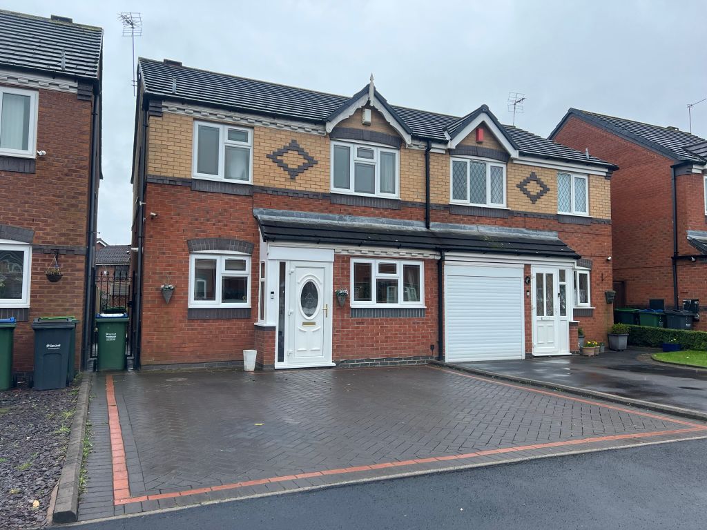 4 bed semidetached house for sale in Tanacetum Drive, Walsall WS5, £