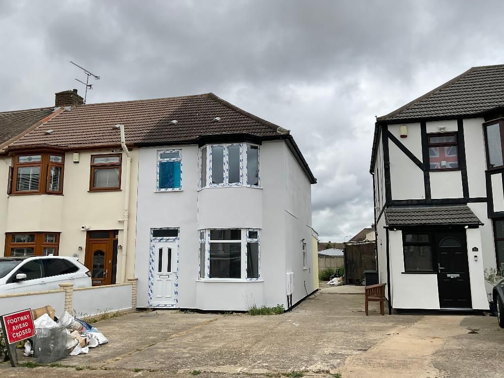 3 bed end terrace house for sale in Danbury Road, Rainham, Essex RM13, £450,000 Zoopla