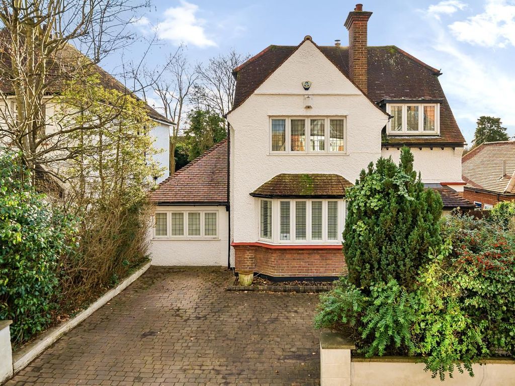 4 bed detached house for sale in Bushey Hall Road, Bushey WD23, £
